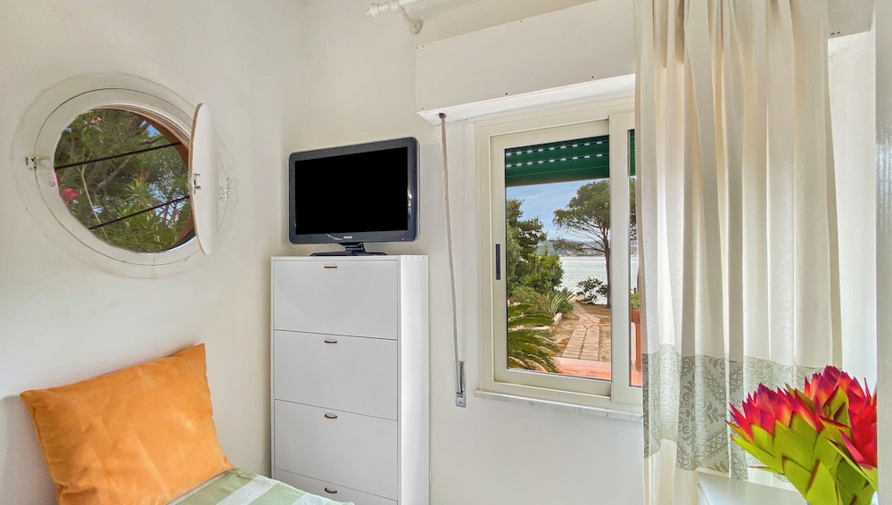 House, 3 Bedrooms photo 2