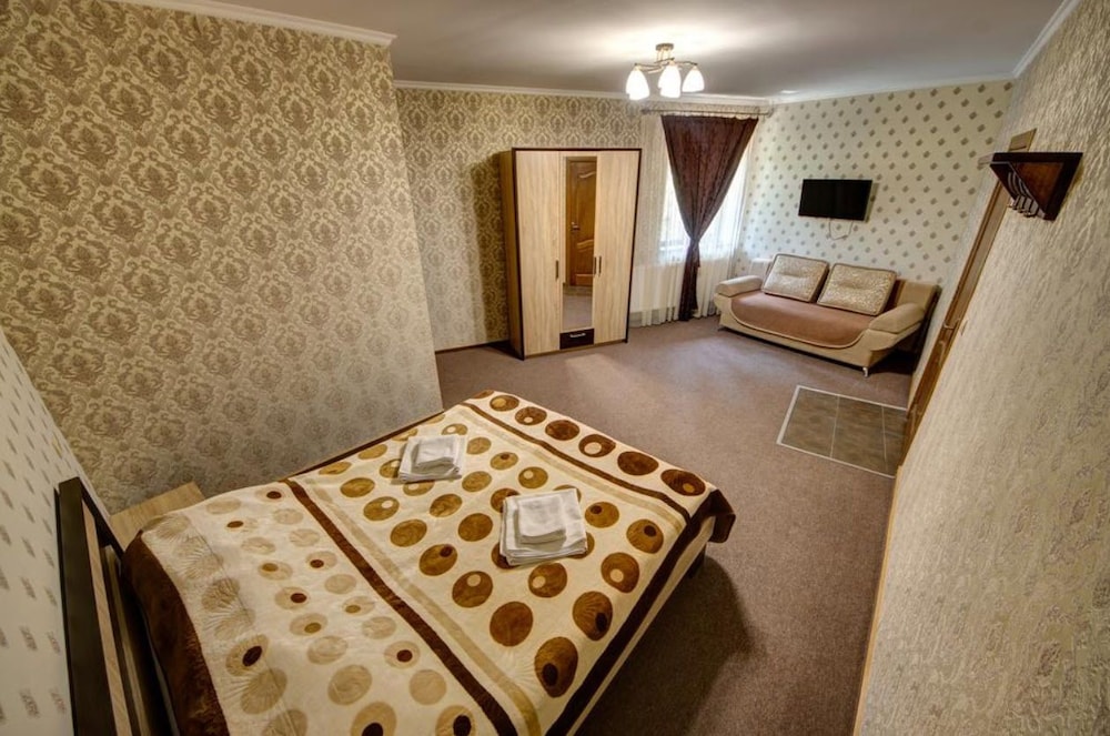 Superior Triple Room photo 3