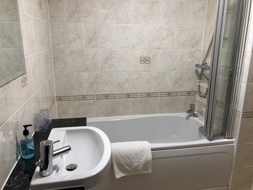 Exclusive Double Room, Ensuite, River View photo 3