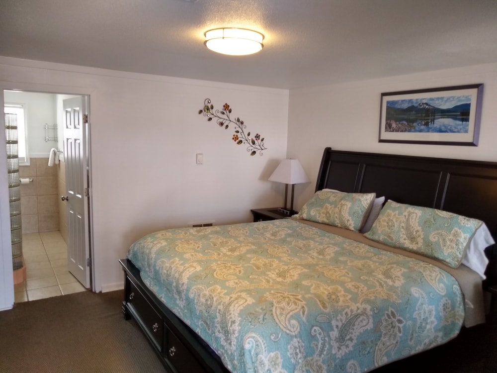 Room, 1 King Bed, Non Smoking - Photo 5