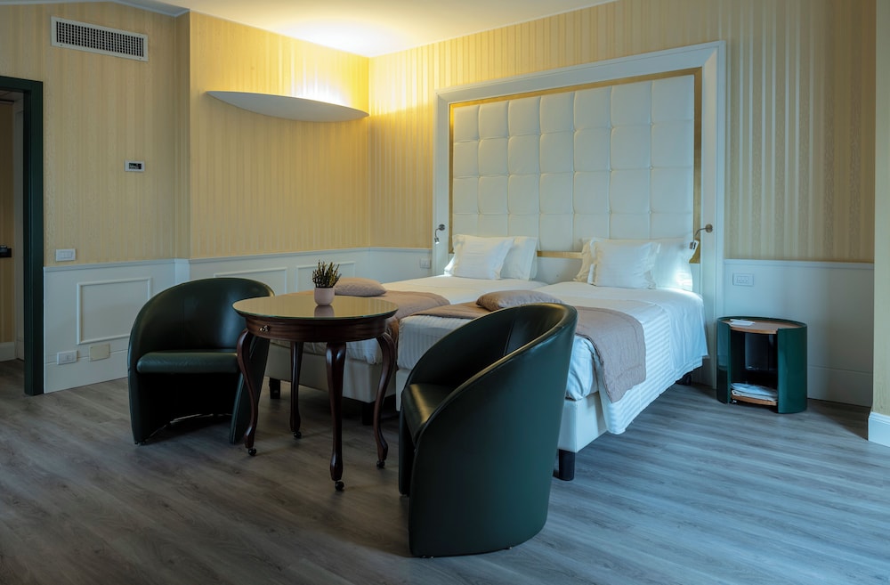 Lodge Spacious