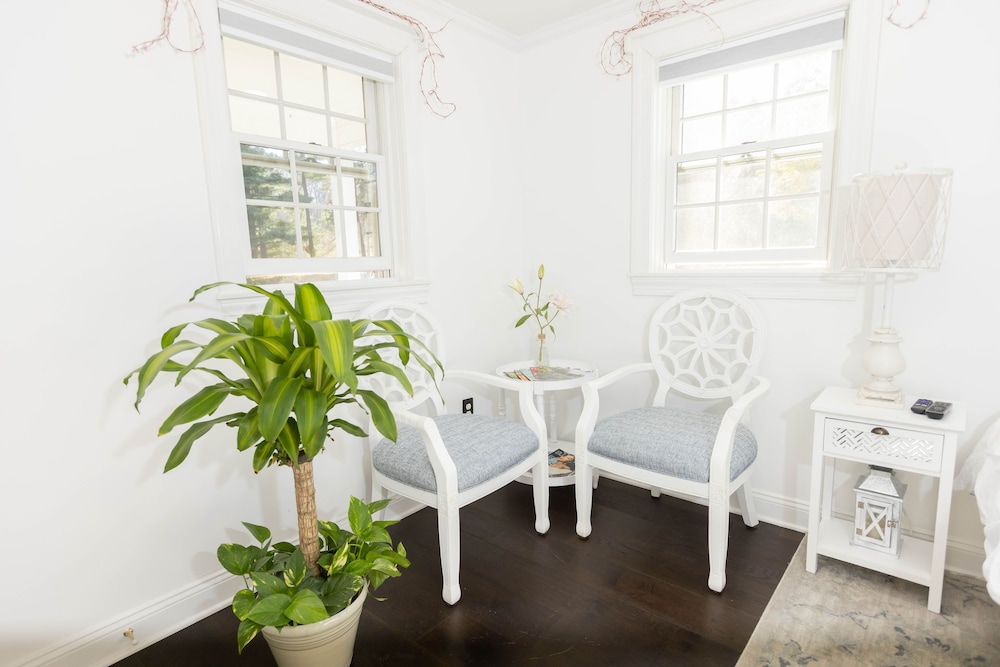 The Fanny Wallow Room photo 1