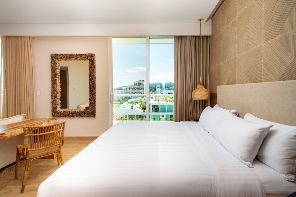 Junior Suite, 1 King Bed with Sofa bed, Balcony - Photo 3