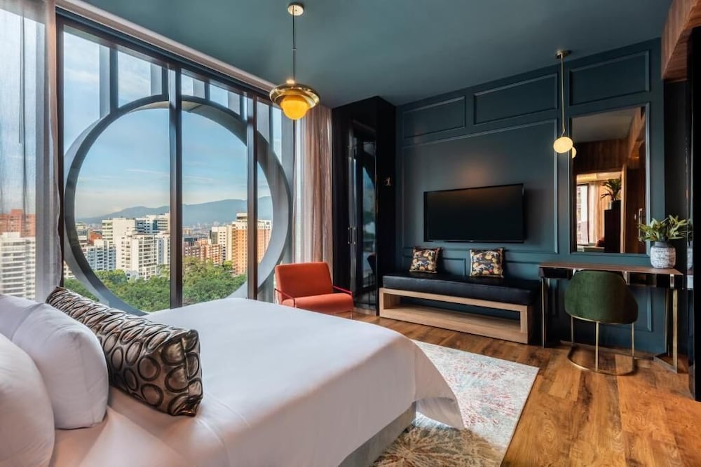 Luxury Penthouse - City Views photo 1
