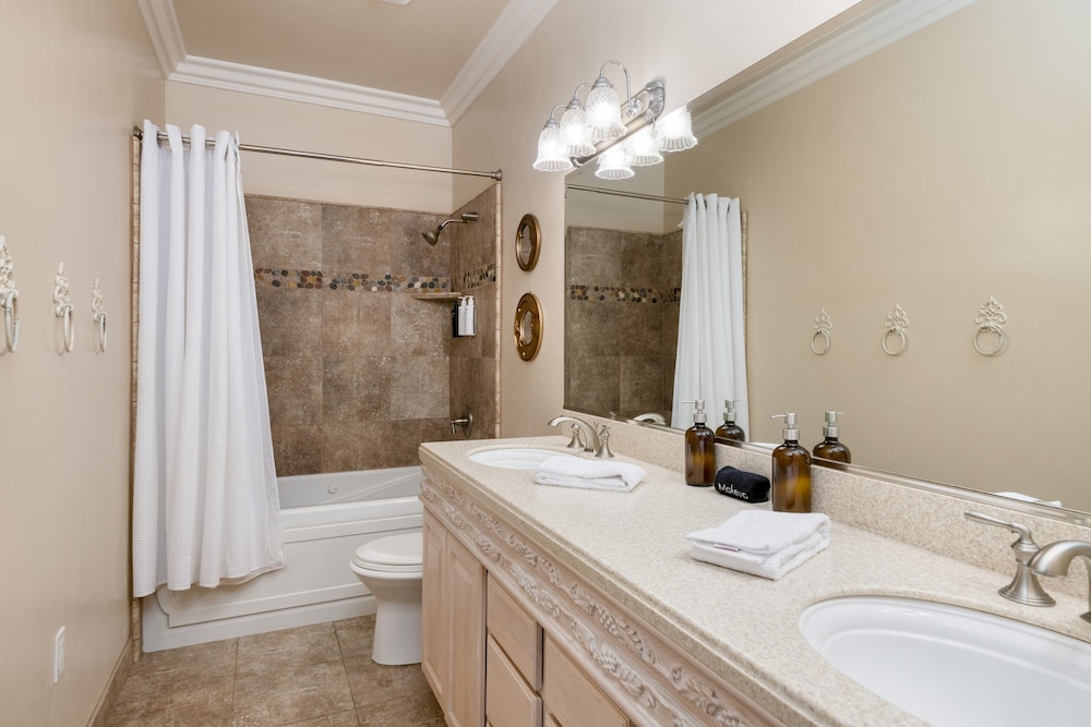 House (Multiple Bedrooms) photo 2