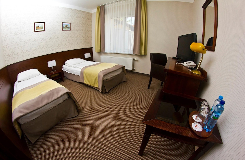 Economy Single Room, Ensuite photo 2