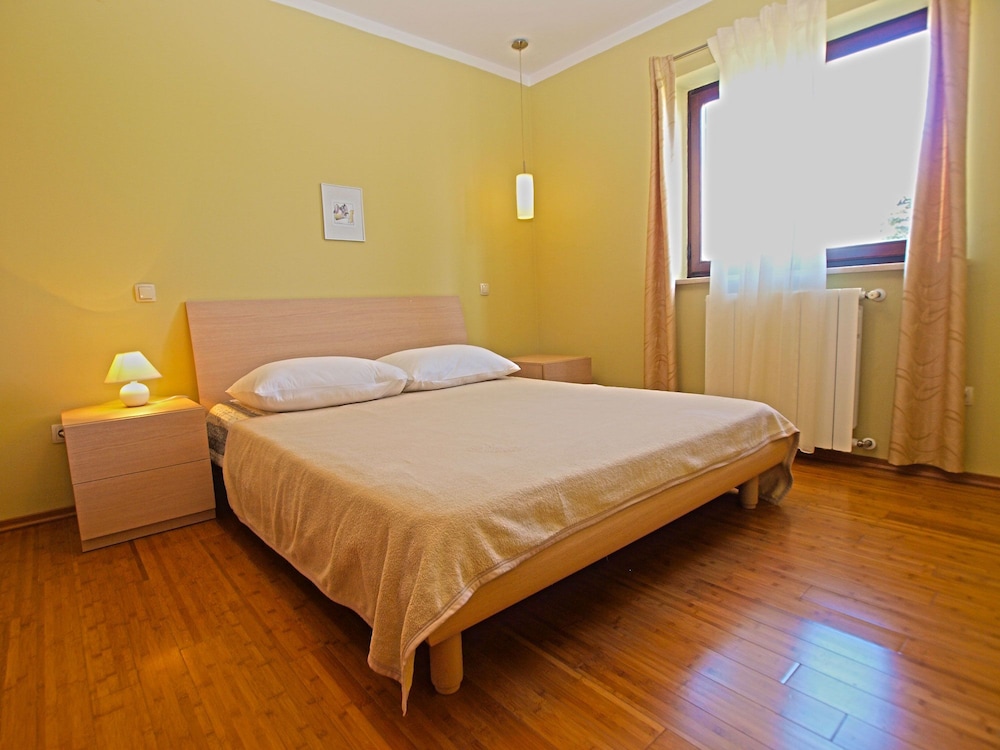 Apartment, 3 Bedrooms (1105/9551)