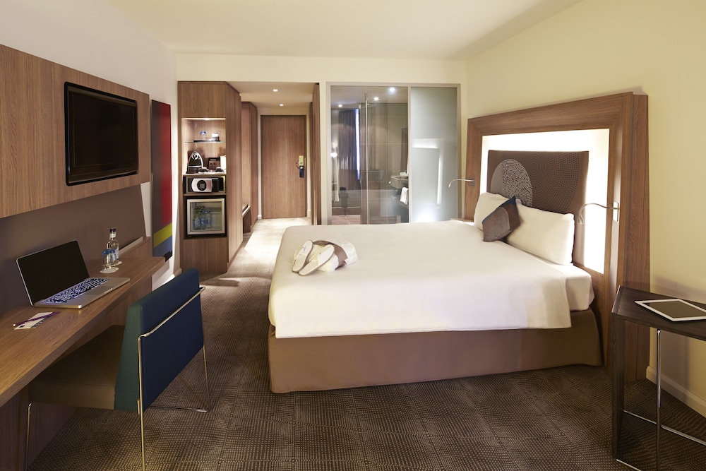 Premium Room, 1 Queen Bed (Executive) photo 2