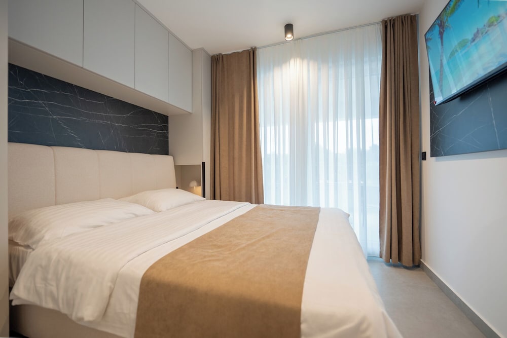 Deluxe Penthouse, 3 Bedrooms, Garden View