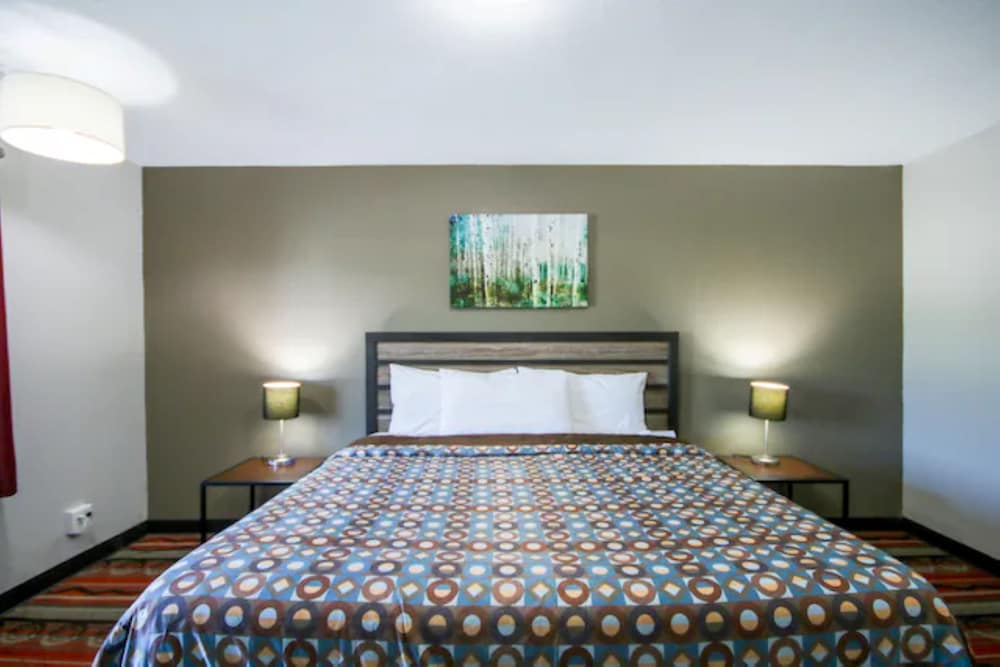 Room, 1 King Bed, Non Smoking photo 1
