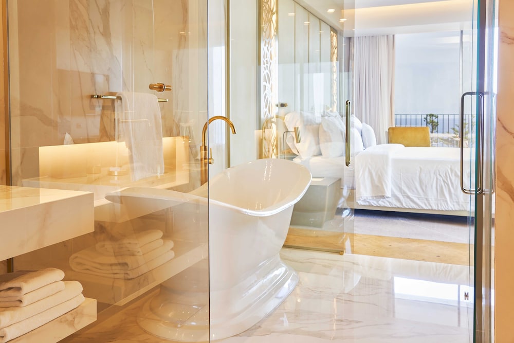 Ocean Suite - Photo 5