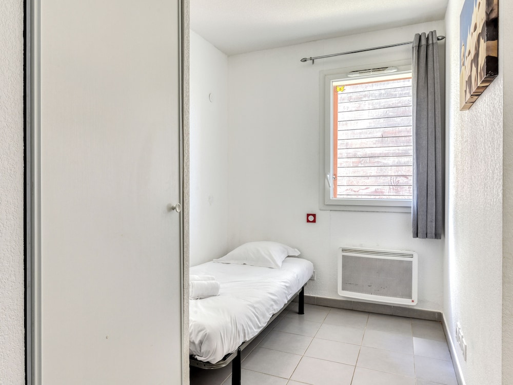 Studio, Kitchenette photo 3