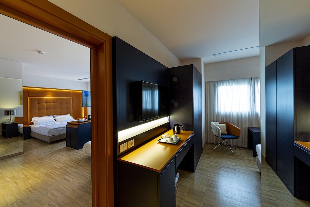 Junior Quadruple Room - Photo 2