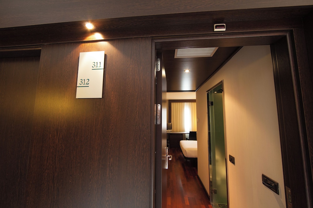 Standard Room photo 3