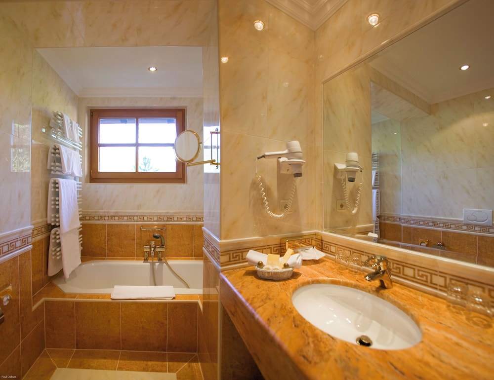 Suite, Balcony, Garden View (55m²) photo 3