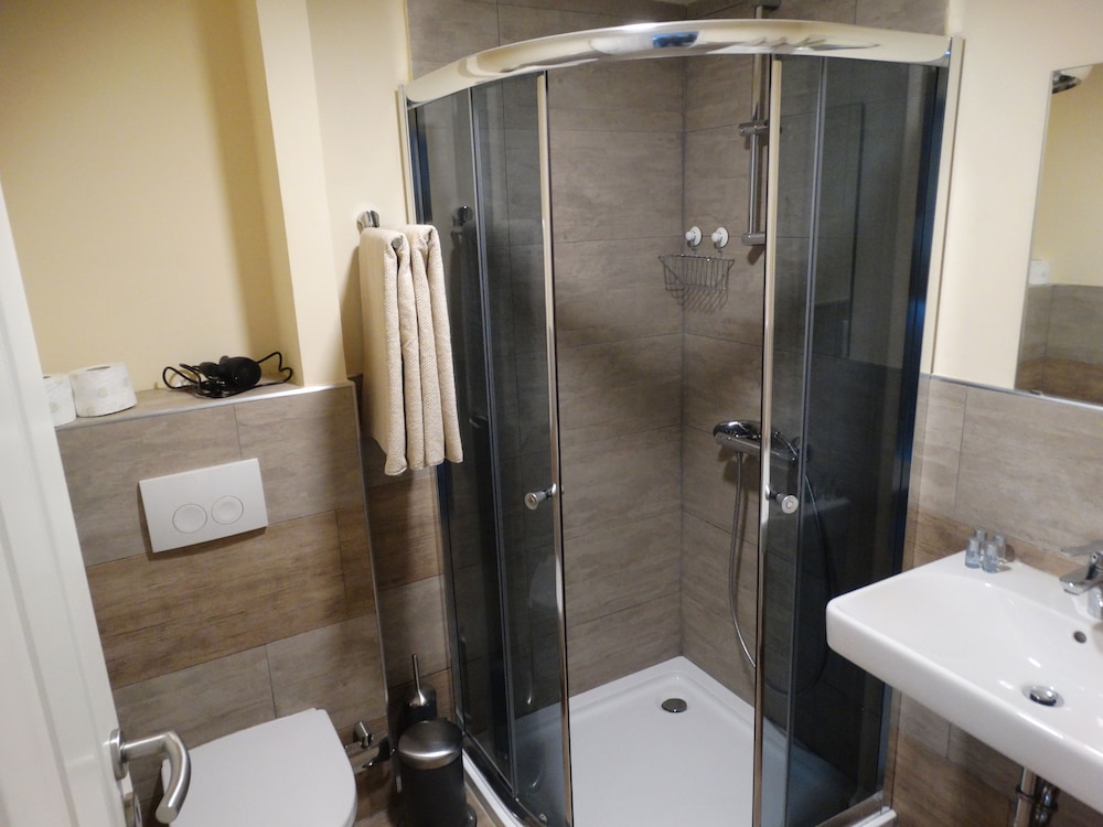 Economy Double Room, Non Smoking photo 2