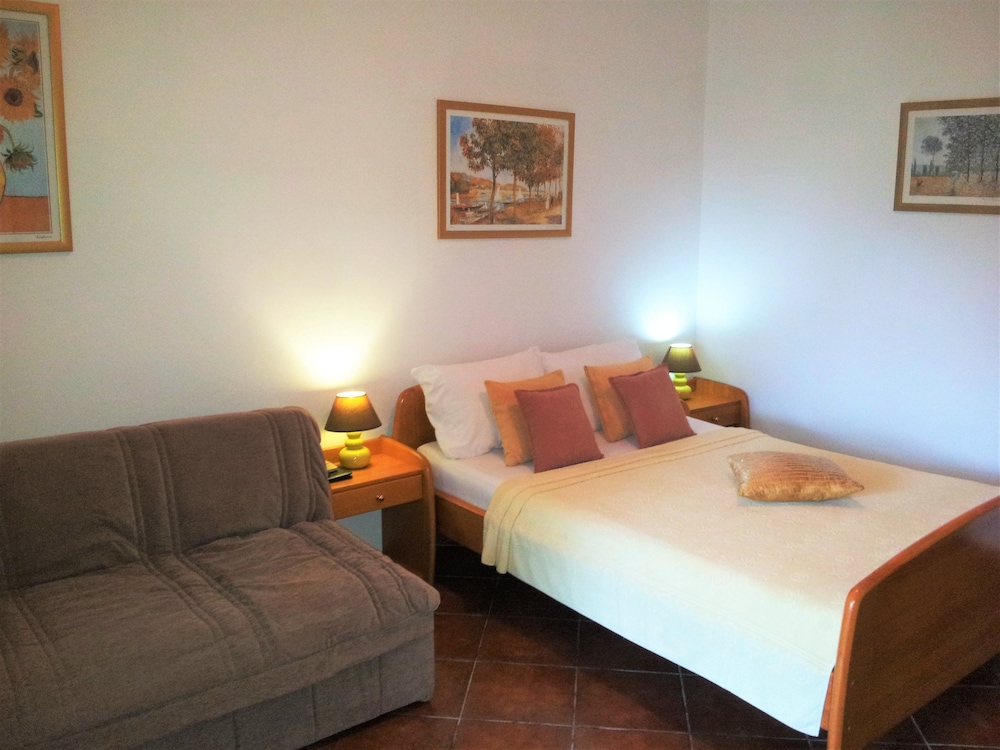 Studio, Terrace, Ground Floor photo 3