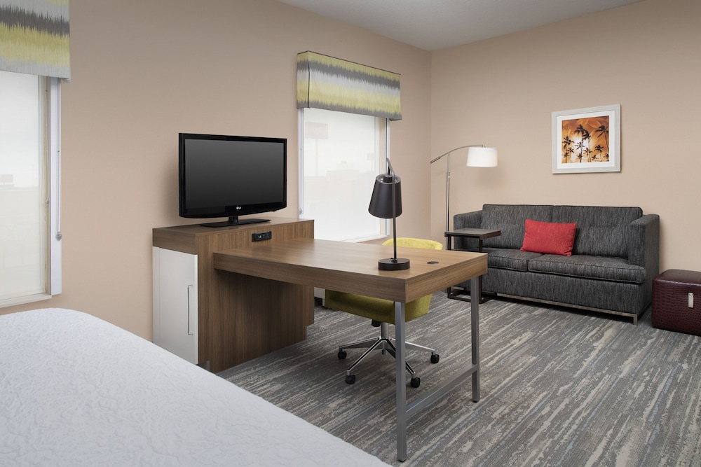 Studio Suite, 1 King Bed with Sofa bed - Photo 3