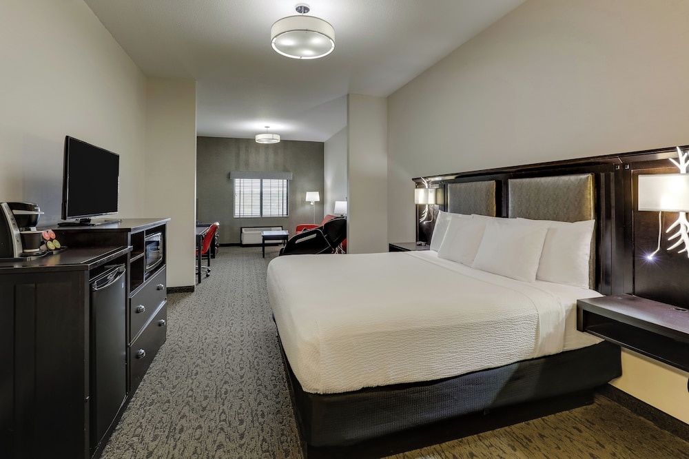Executive Room, 1 King Bed with Sofa bed photo 2