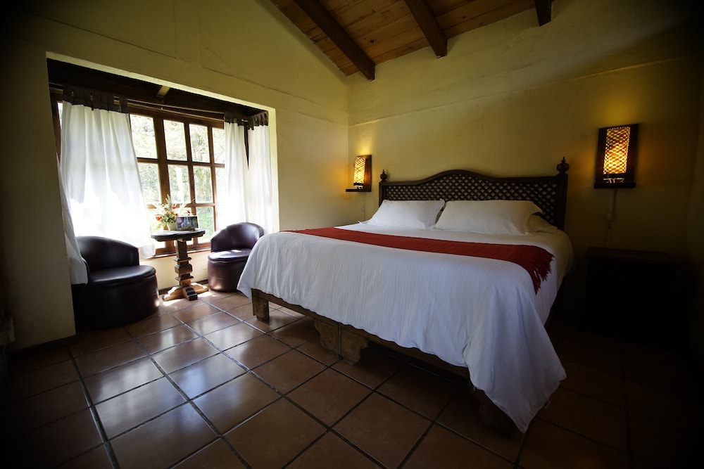 Standard Cabin, 1 King Bed (Capulin) photo 1