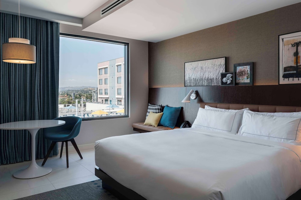 Suite, 1 Bedroom, Pool View - Photo 1