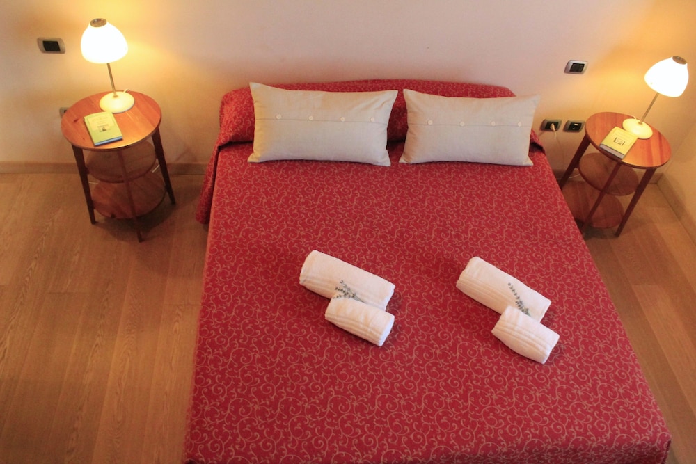 Double Or Twin Room photo 3