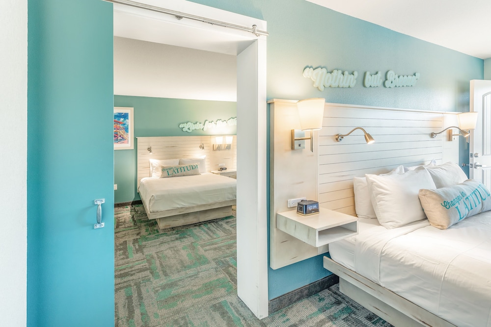 Room, Multiple Beds, Accessible (Parkway Two Bedroom Suite Accessible) photo 1