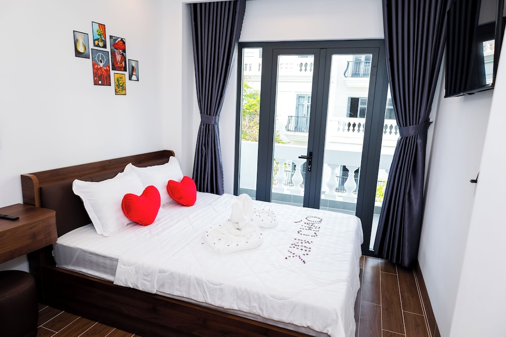 Deluxe Double Room Single Use, 1 Queen Bed, City View