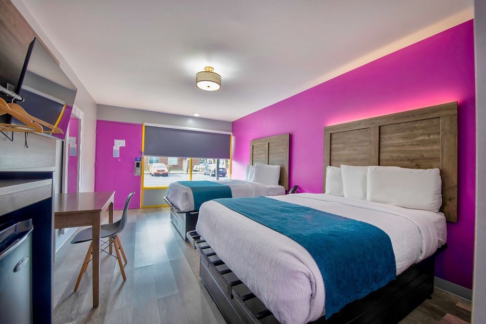 Standard Room, 2 Double Beds, Non Smoking - Photo 2