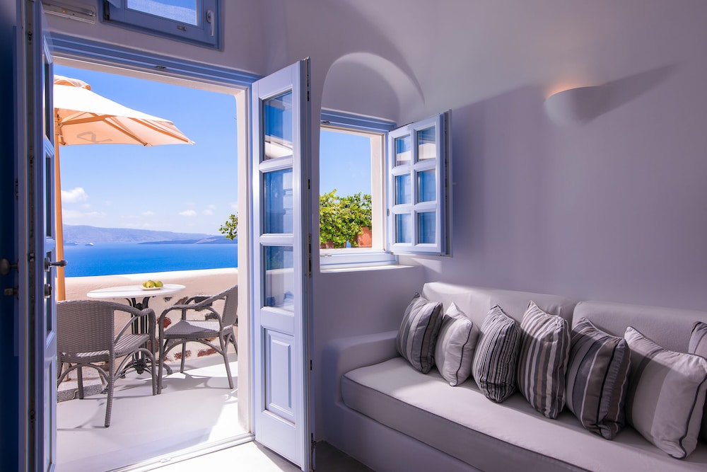 Levanta Cave Suite with Caldera View & Hot Tub - Photo 8
