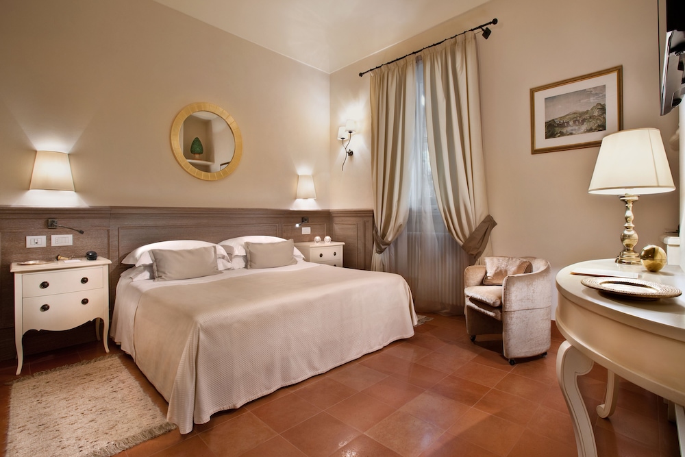 Classic Room, 1 Double or 2 Twin Beds, City View - Photo 5