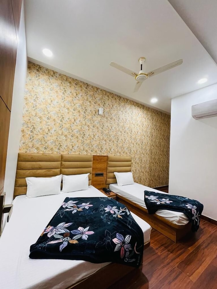 Deluxe Triple Room - Photo 4