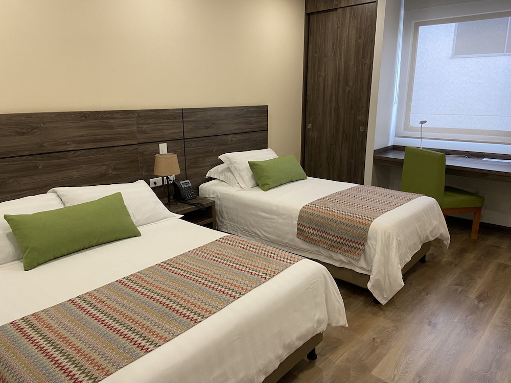 Standard Twin Room, Multiple Beds photo 2