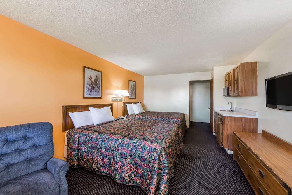 Suite, 2 Queen Beds, Non Smoking - Photo 3