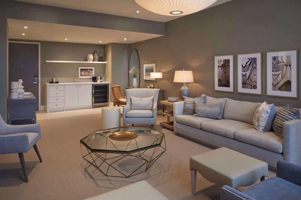 Signature Suite - Leaside