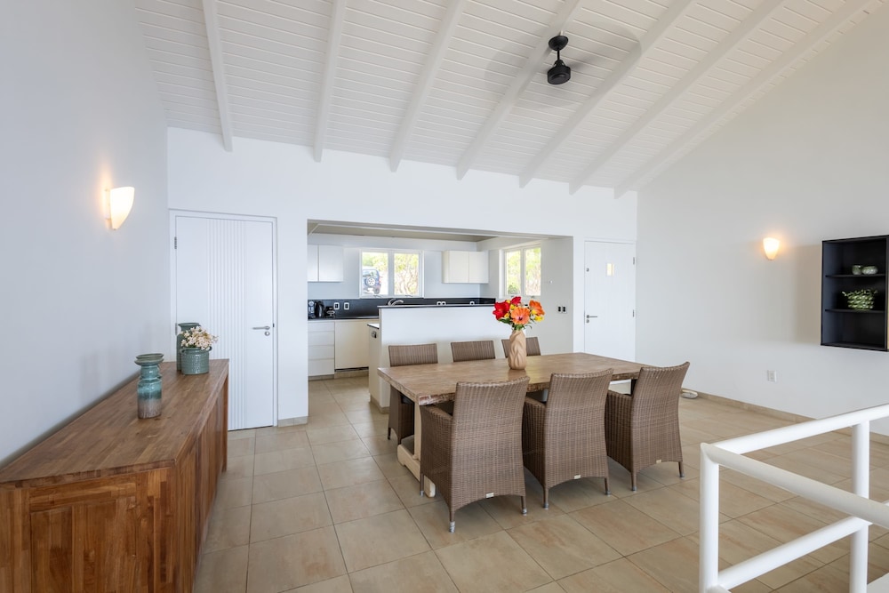 Villa photo 3