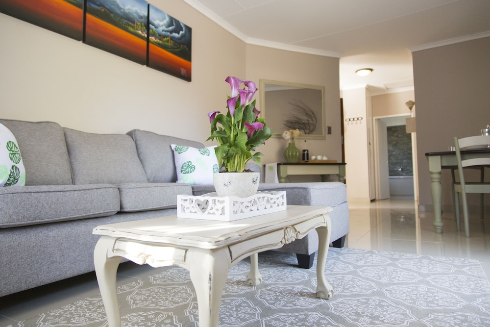 Family Cottage (Lemon Tree) photo 2