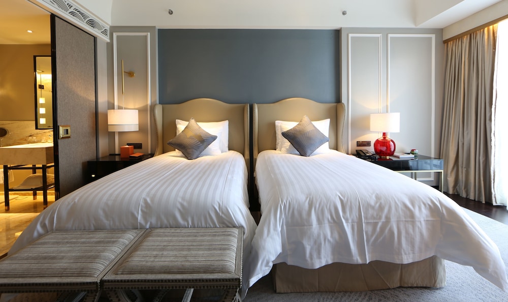 Superior Twin Room, City View photo 2
