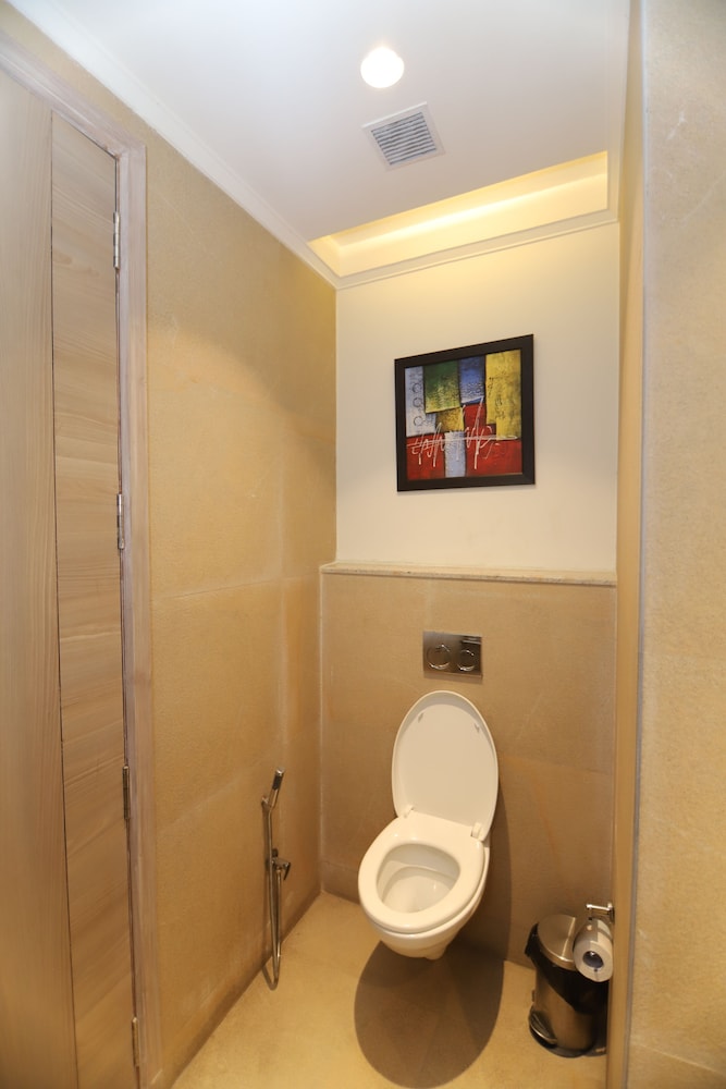 Executive Room - Photo 6