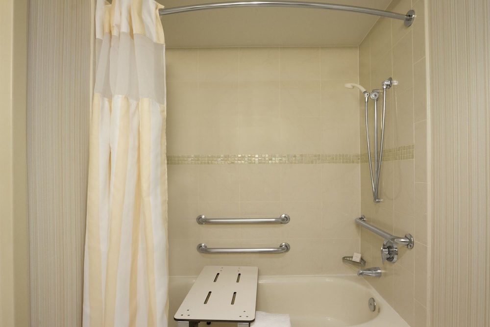 Suite, Accessible, Bathtub (2 Double Beds with Sofabed) - Photo 6