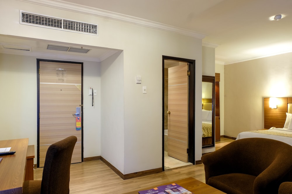Executive Suite photo 3