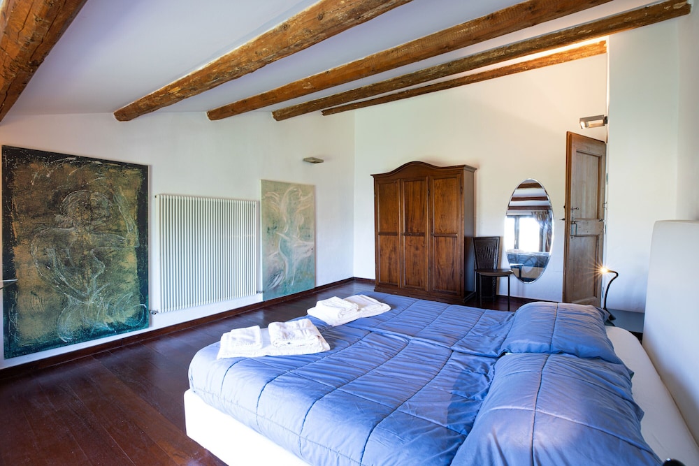 Villa photo 2