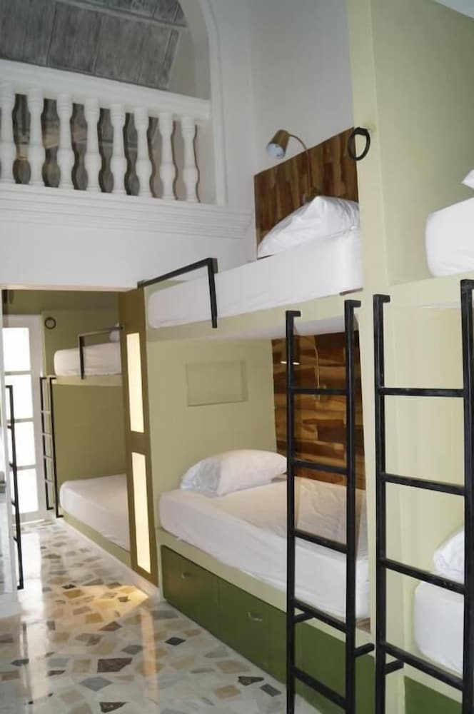 Basic Shared Dormitory, 4 Bedrooms photo 2