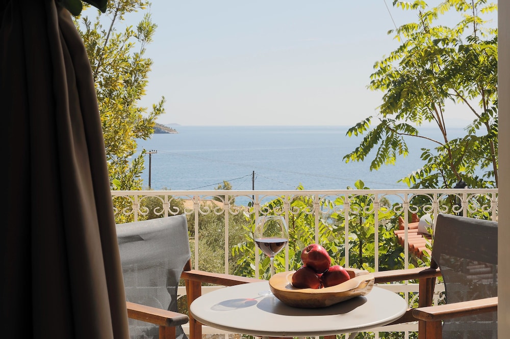 Deluxe Double or Twin Room, Hot Tub, Ocean View photo 2