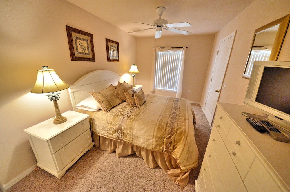 House, 5 Bedrooms photo 2