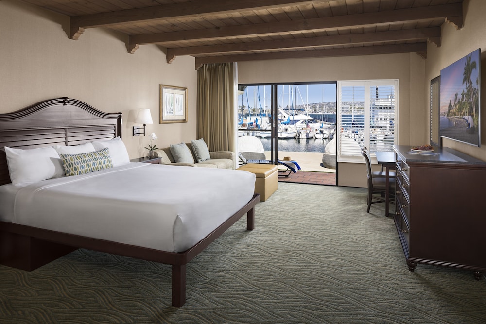 Suite, 1 King Bed with Sofa bed, Bay View (Bay Suite 1 King)