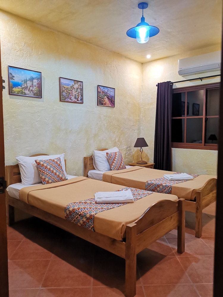 Standard Twin Room - Photo 3