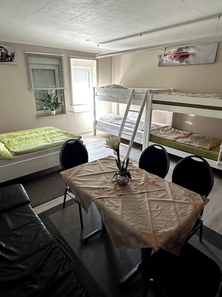 Apartment, 6 Bedrooms, Smoking