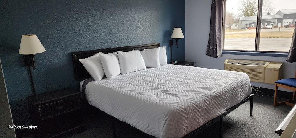 Standard Room, 1 King Bed photo 1