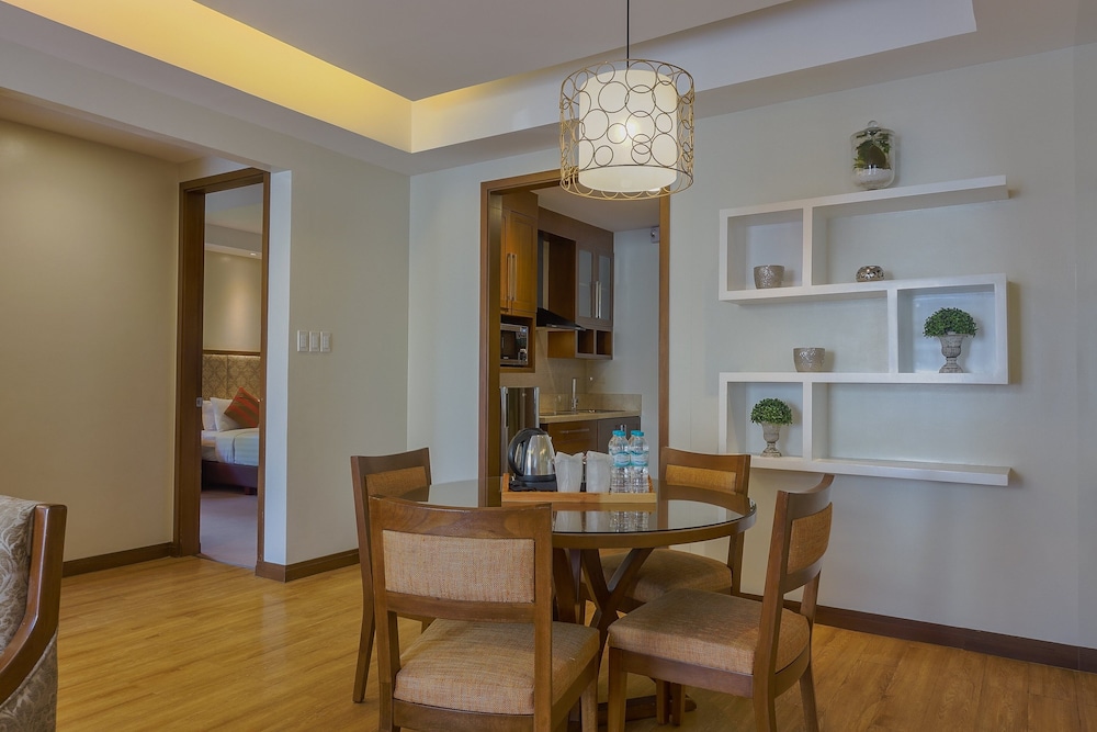 2 Bedroom Suite - Photo 13